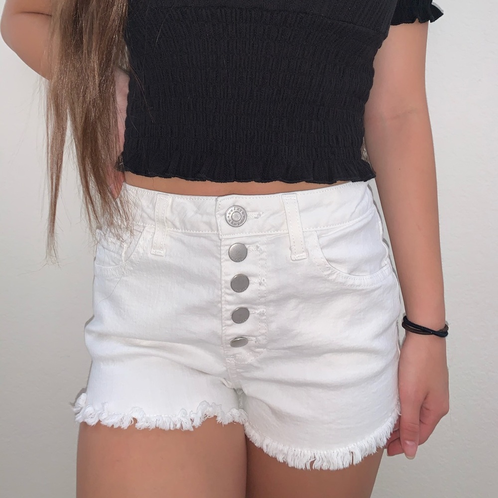 🦋 White Denim Shorts by Refuge 🦋